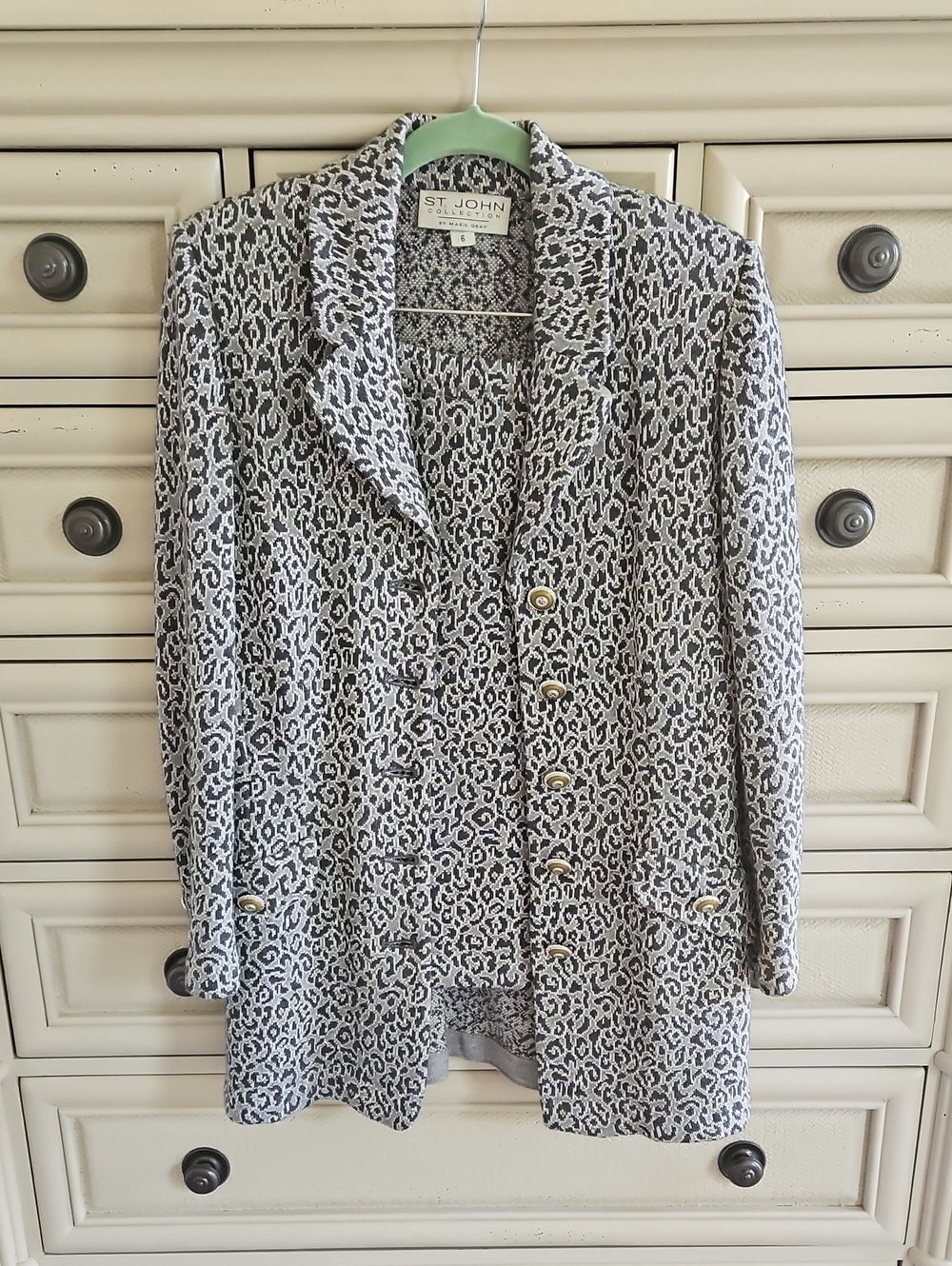 VTG St. John Collection Marie Gray Leopard Knit Skirt Suit Set Sz. 6/8